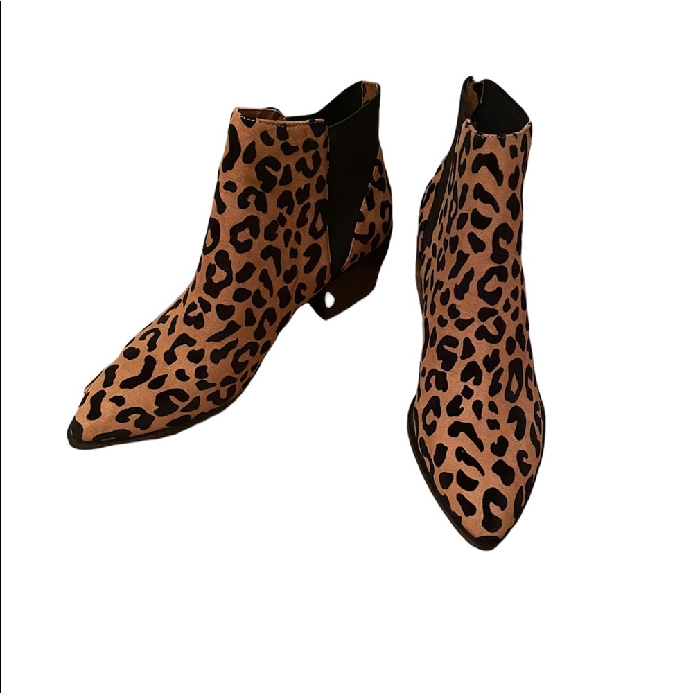 BNIB Chinese Laundry Finn Leopard Bootie 38/7.5